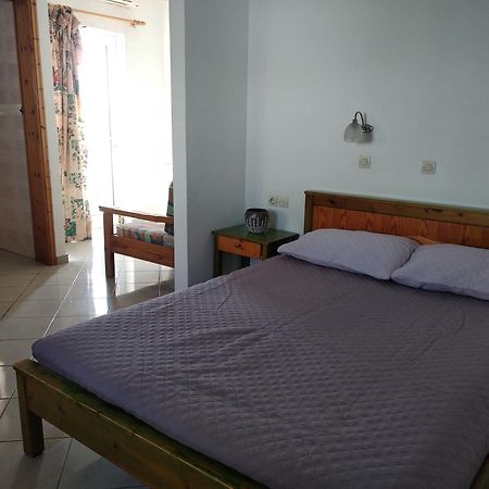 Ton Mari Apartments Палеохора Экстерьер фото