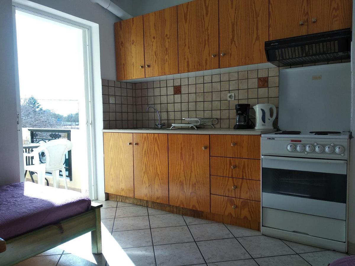Ton Mari Apartments Палеохора Экстерьер фото