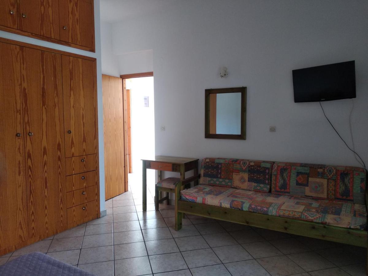 Ton Mari Apartments Палеохора Экстерьер фото