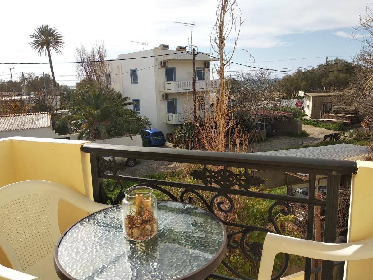 Ton Mari Apartments Палеохора Экстерьер фото