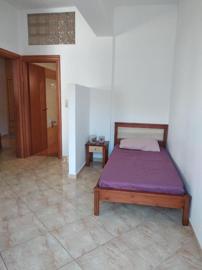 Ton Mari Apartments Палеохора Экстерьер фото