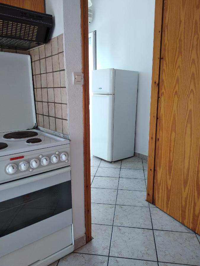 Ton Mari Apartments Палеохора Экстерьер фото