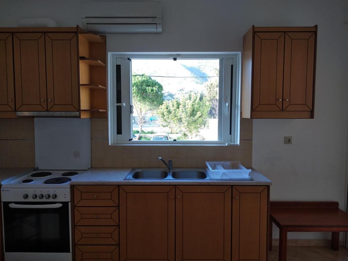 Ton Mari Apartments Палеохора Экстерьер фото