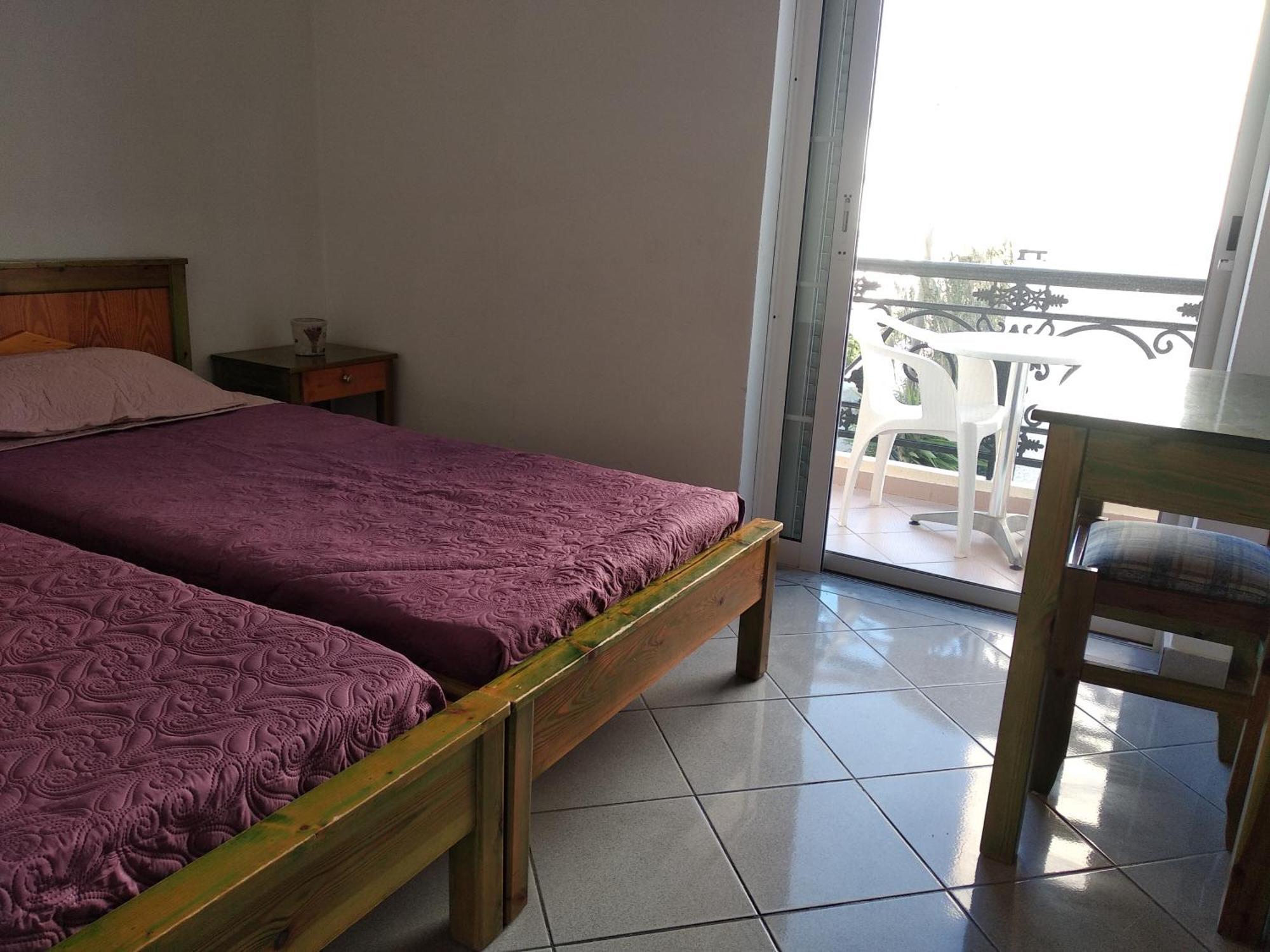 Ton Mari Apartments Палеохора Экстерьер фото