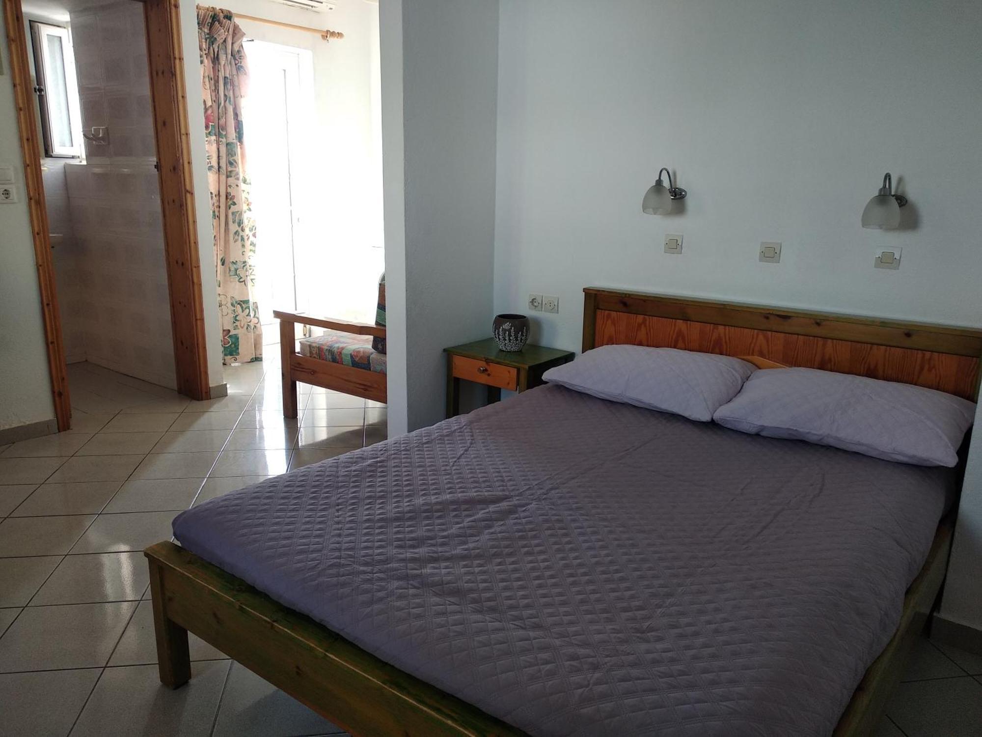 Ton Mari Apartments Палеохора Экстерьер фото